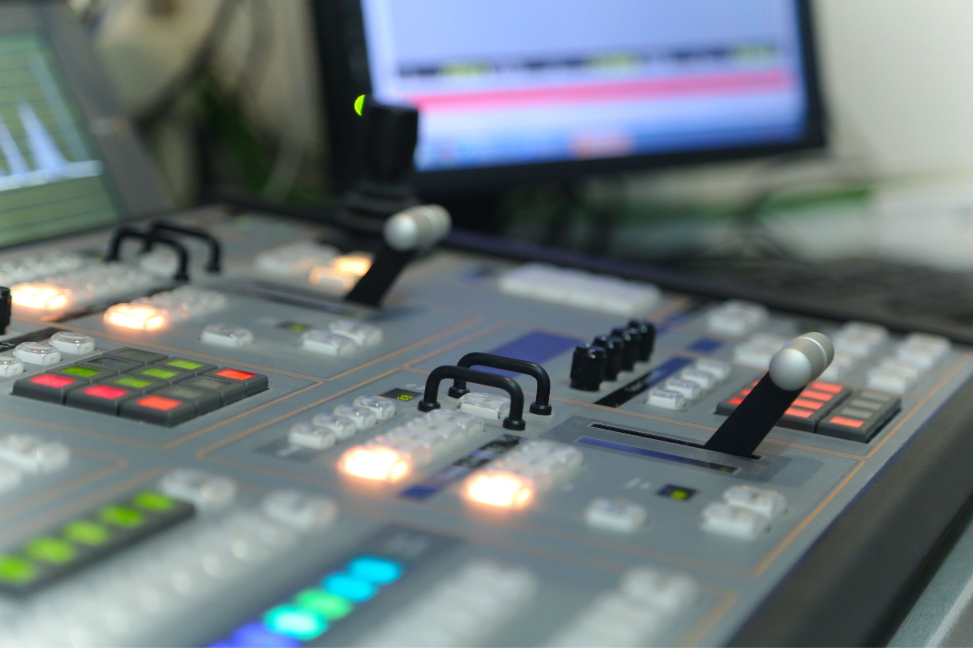 Popular Commercial Audio Equipment and How It All Works